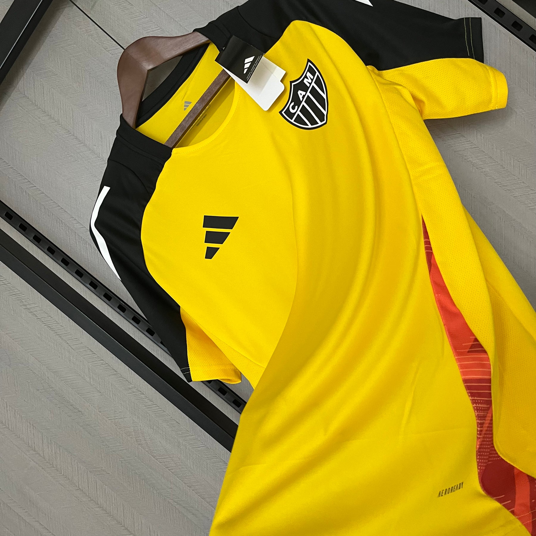CAMISA ATLÉTICO MINEIRO TREINO YELLOW 25/26
