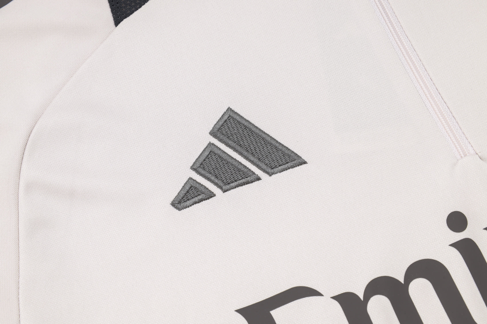 CONJUNTO DE TREINO REAL MADRID B909 24/25