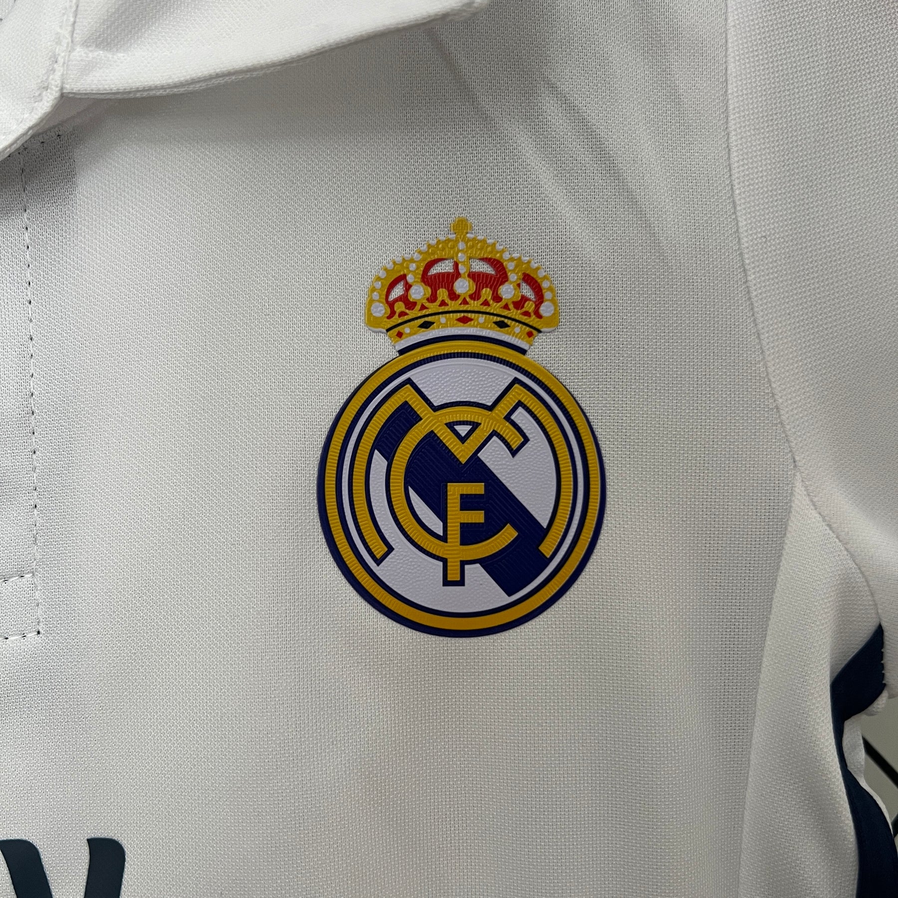 KIT INFANTIL RETRÔ REAL MADRID HOME 16/17