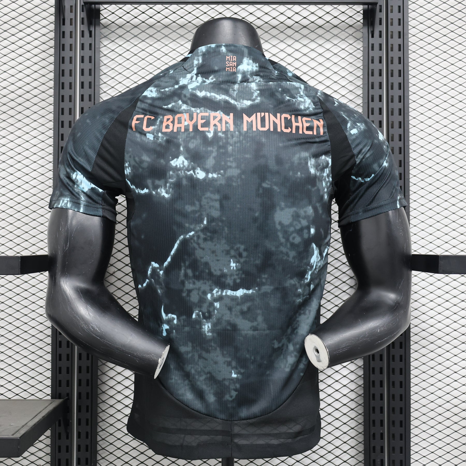CAMISA BAYERN DE MUNICH VERSÃO JOGADOR AWAY 24/25