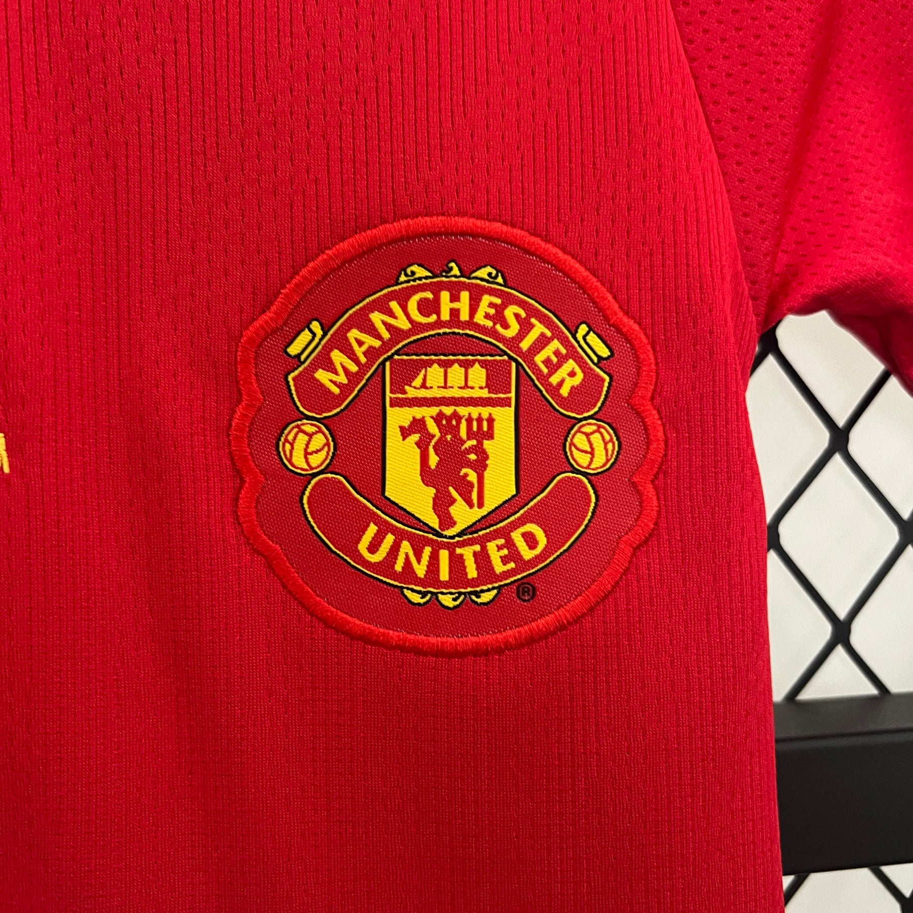 KIT INFANTIL RETRÔ MANCHESTER UNITED HOME 08/09