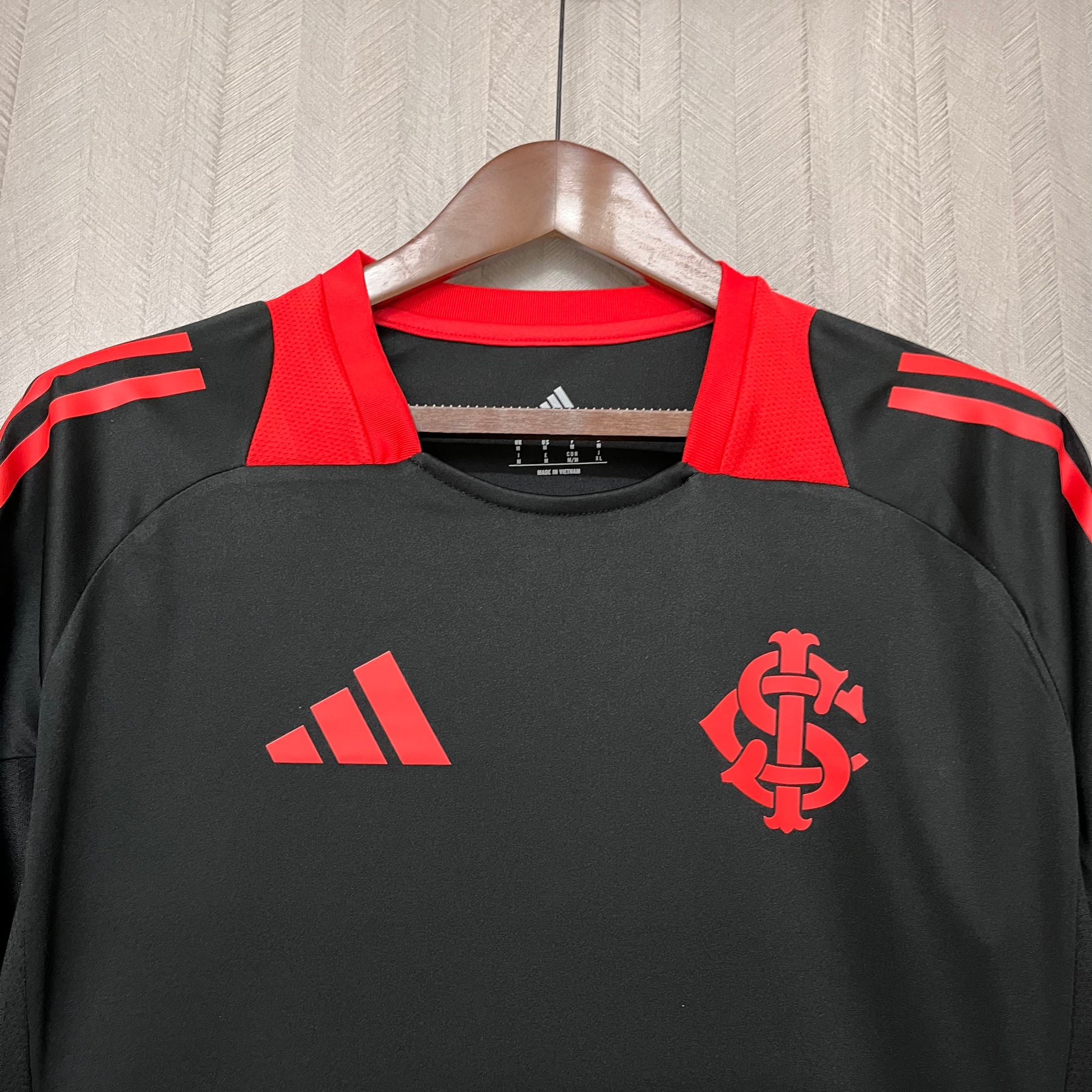 CAMISA INTERNACIONAL TREINO BLACK 25/26