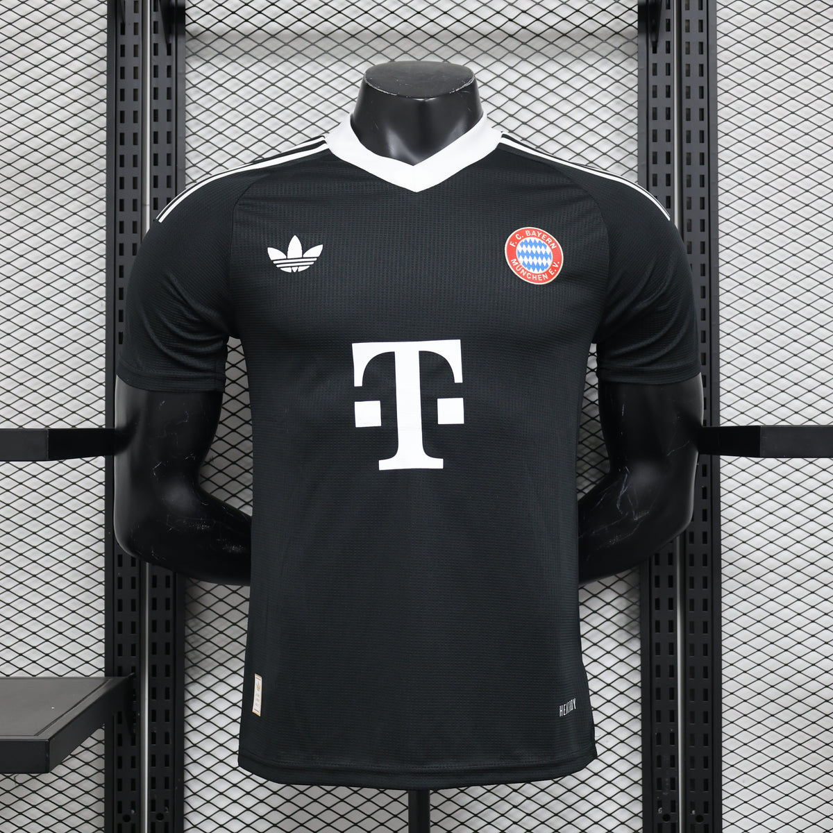 CAMISA BAYERN DE MUNICH VERSÃO JOGADOR BLACK 24/25