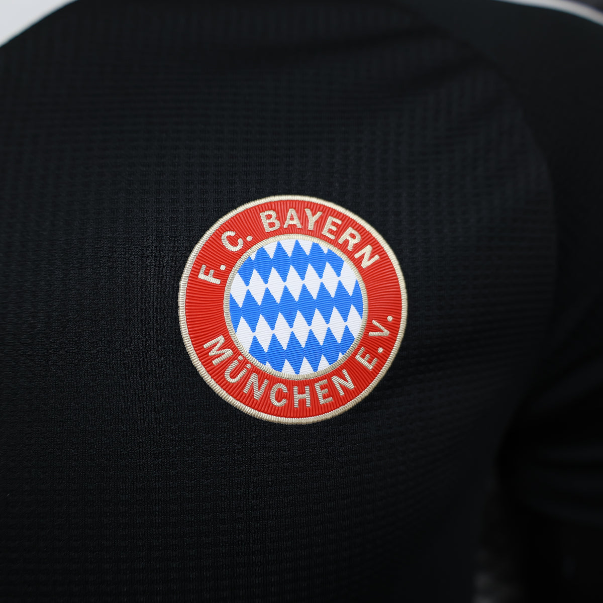 CAMISA BAYERN DE MUNICH VERSÃO JOGADOR BLACK 24/25