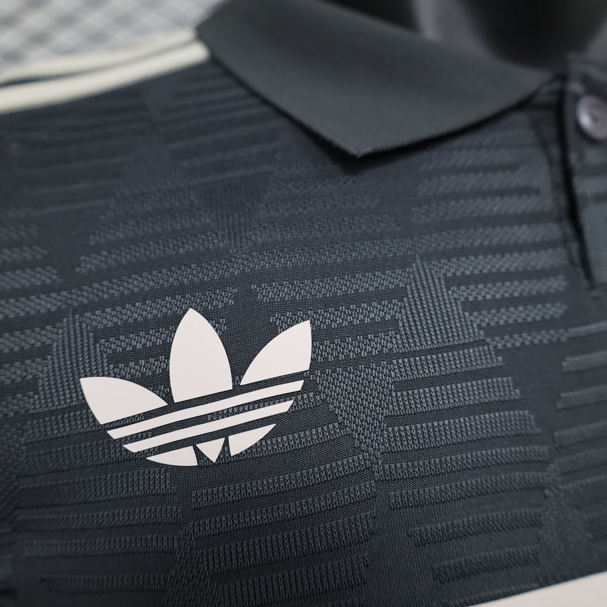 CAMISA BAYERN DE MUNICH VERSÃO JOGADOR FOURTH 24/25