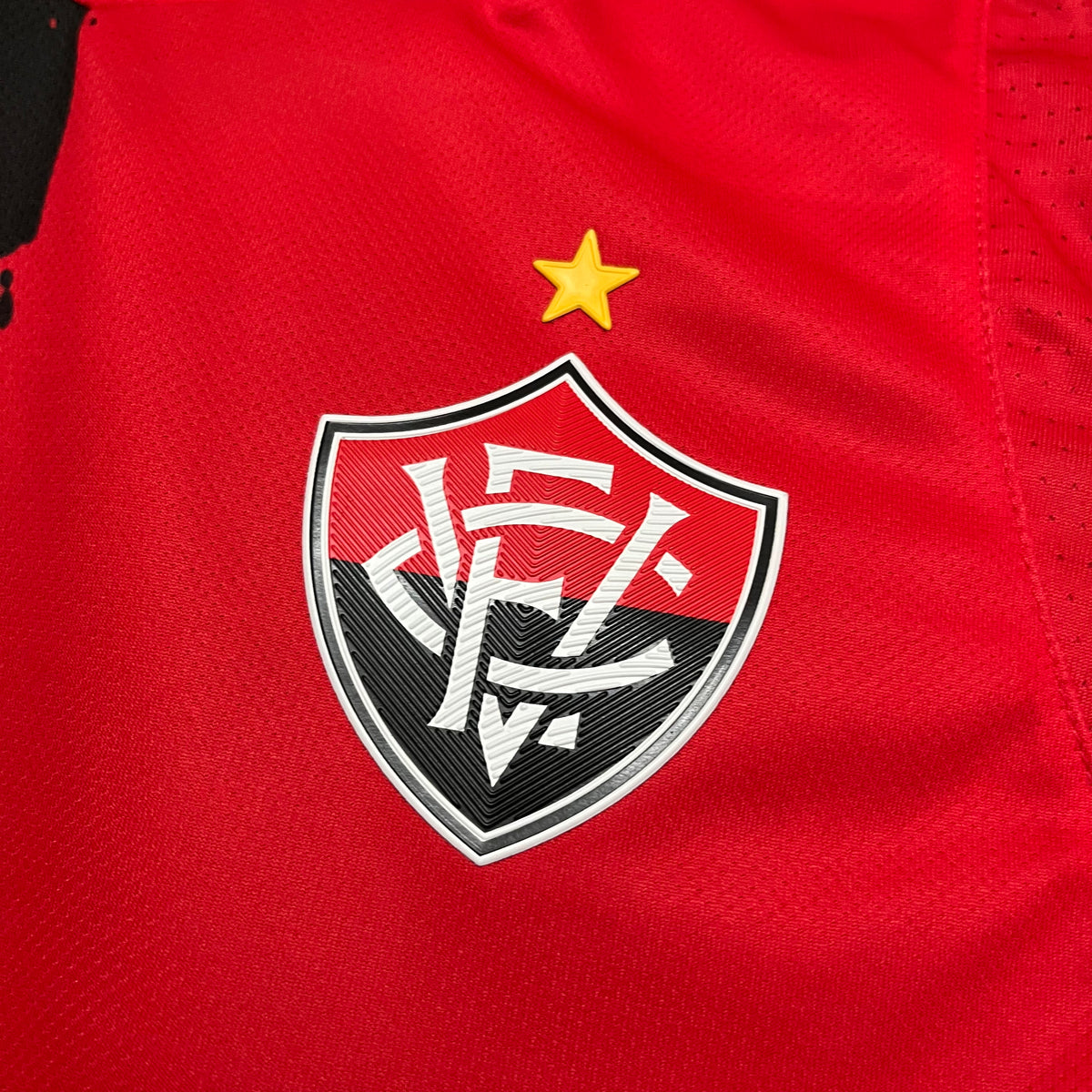 CAMISA FEMININA VITÓRIA EDIÇÃO LIMITADA 25/26